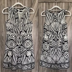 Sleeveless black and white BR dress